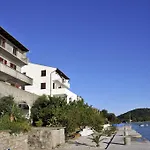 Apartment Adrialuka *