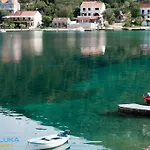 Apartment Adrialuka *