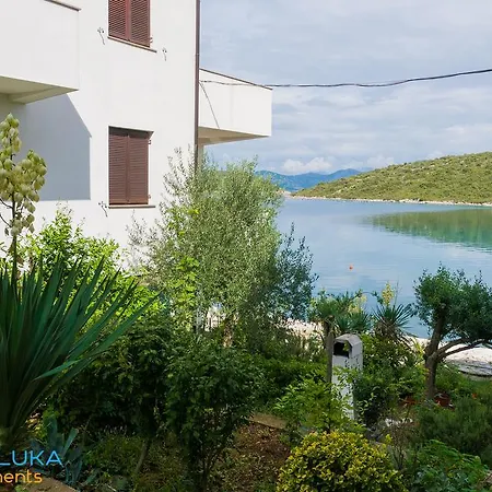 Apartament Adrialuka