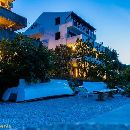 Apartament Adrialuka *
