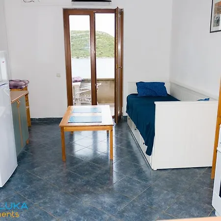 Apartament Adrialuka *